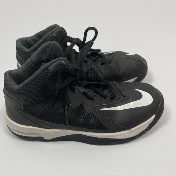 Nike AirMax Stutter Step 2 Black White Basketball Boy’s Size 1 Youth - Picture 6 of 9